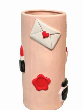At Home Beauty Is In The Details 3D Ceramic Decorative Vase- Pink